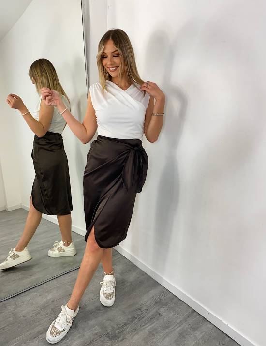 Jupe satiné chocolat