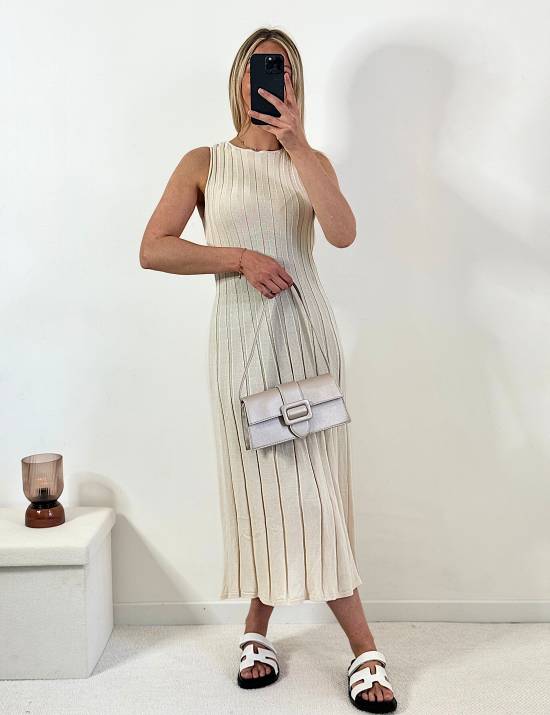 Robe Ellena
